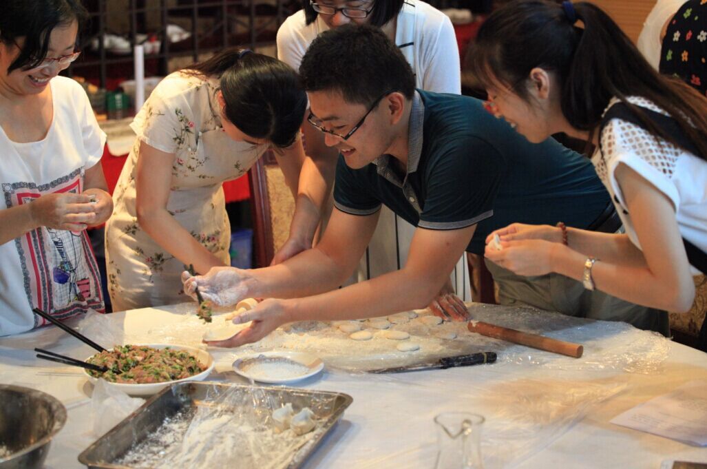 博猫游戏员工庆生、包饺子活动